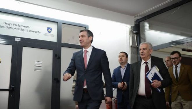Kadri Veseli e Isa Mustafa takohen urgjentisht