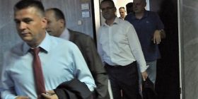 Veseli mbledh grupin parlamentar të PDK’së, pak para fillimit të seancës