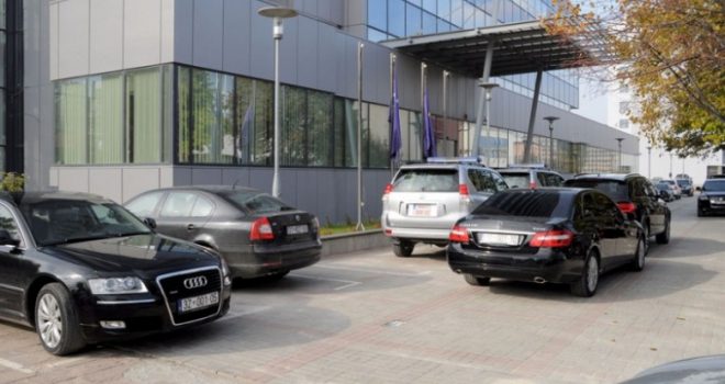 “Zhduken” veturat e qeverisë
