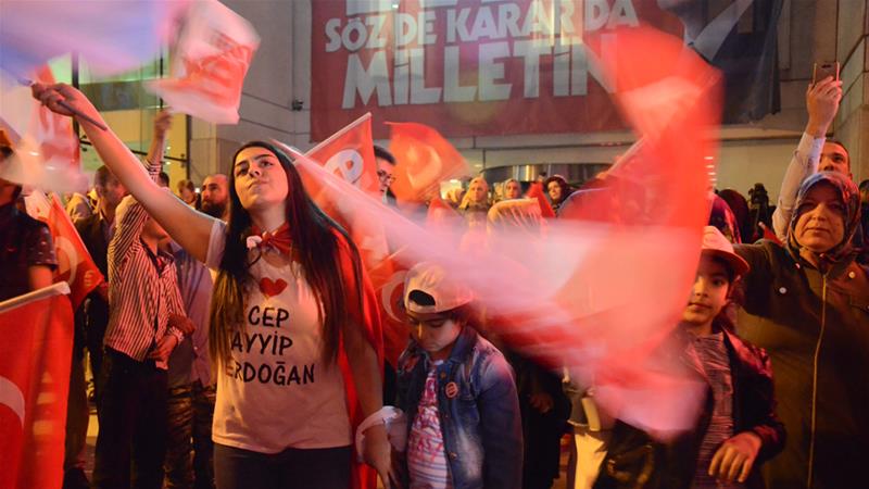 Konfirmohet fitorja e Erdoganit në referendumin në Turqi