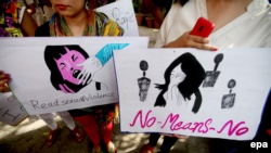 Protestë në Nju Delhi kundër dhunës seksuale ndaj grave. Foto nga Arkivi