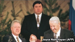 Finlandë - Presidenti amerikan George Bush dhe lideri sovjetik Boris Yeltsin më 1997.