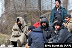 Migrantët në një kamp në Bosnje