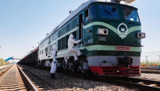Porti kufitar Xinjiang trajton 4900 trena mallrash Kinë-Evropë