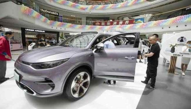Kina do të ketë mbi 300 milionë automobila të regjistruar deri në fund të vitit
