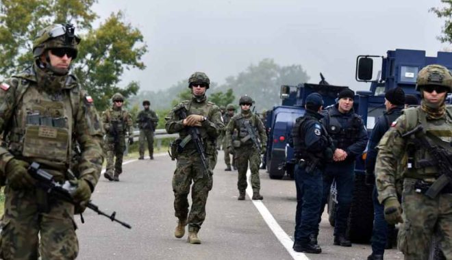 PoliciaKfor-Mitrovic