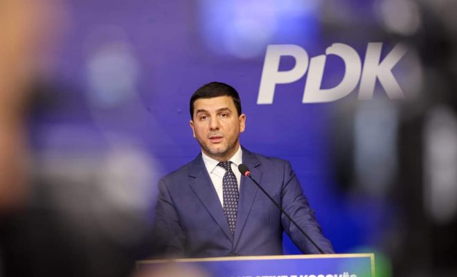 Kryetari i PDK-së, Memli Krasniqi.