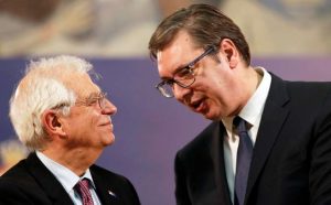 Presidenti i Serbisë, Aleksandar Vuçiq, dhe shefi i Politikës së Jashtme të BE-së, Josep Borrell