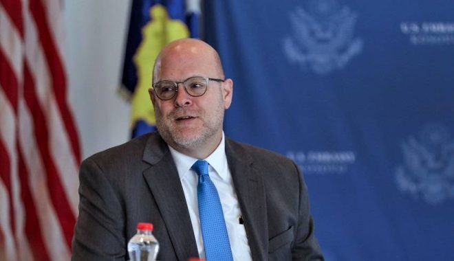 Ambasadori i ShBA-së në Prishtinë, Jeffrey Hovenier. Foto: Ambasada Amerikane / FB