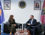 Haxhiu vizitoi Ministrinë e Mbrojtjes: FSK është një nga dëshmitë më të qarta të rrugës që ka bërë Republika jonë
