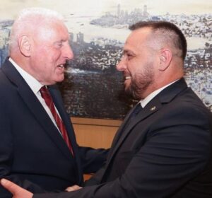 Maqedonci takohet me homologun e tij britanik në Turqi