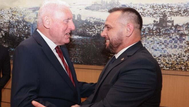 Maqedonci takohet me homologun e tij britanik në Turqi