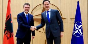 Hoxha takohet me Rutten: Prania e KFOR në Kosovë luan rol të domosdoshëm stabilizues