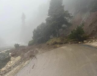 Rrëshqitja e dheut bllokon rrugën që shkon drejt bjeshkëve të Junikut, Komuna del me njoftim për qytetarët