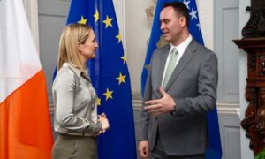 Konjufca takohet me homologen e tij në Irlandë, i kërkon mbështetje për anëtarësimin e Kosovës në BE