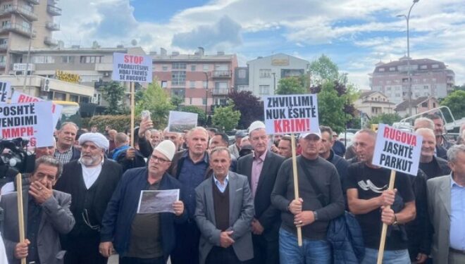 Nis protesta kundër ndalimit të shërbimeve ndërtimore në Rugovë