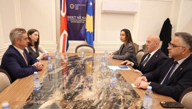 Haradinaj pret në takim ambasadorin Hargreaves, diskutojnë për anëtarësimin e Kosovës në NATO