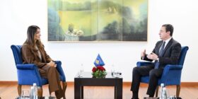 Ish-nënkryetarja e LDK-së i bashkohet kabinetit të Kurtit