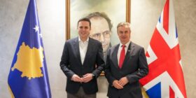 Ambasadori britanik pritet nga Abdixhiku, flasin për zgjedhjet dhe programin e LDK-së
