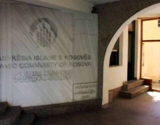 Në prag të Kurban Bajramit, BIK-u ndihmon dhjetëra jetimë me nga 100 euro