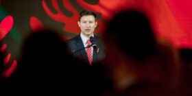 Bilall Kasami i VLEN godet Ambasadorin e Shqipërisë në Shkup për shkak të postimit për protestën e studentëve