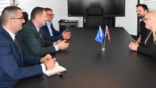 Dogana dhe partnerët britanikë thellojnë bashkëpunimin për modernizimin dhe sigurinë kufitare