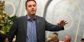 “Kurti e Vuçiqi në një dhomë”, Konjufca ndaj Osmanit: Takimet bëhen në dhomë të negociatave, sulmet ndaj Kurtit nuk i sjellin vota