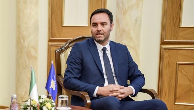 Konjufca: Nuk e ofendova Osmanin, një pseudo-gazetar e përdori termin “frizere”, nuk e dëgjova saktë pyetjen