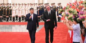 Xi e shpërblen Vuçiqin me “Medaljen e Miqësisë” gjatë vizitës së tij në Pekin