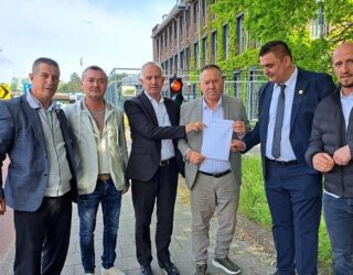 OVL UÇK dorëzon në Speciale peticionin kundër padrejtësive ndaj çlirimtarëve