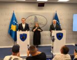 Sveçla: Qindra aplikime nga shtetas serbë për shtetësi të Kosovës