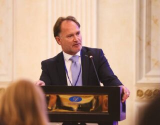 Ambasadori suedez: Para dy dekadash, Kosova ishte para Shqipërisë në integrime – më trishton që sot s’është