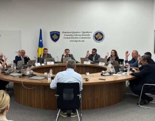 KQZ miraton formulat se si do të përbëhen këshillat e vendvotimeve dhe ekipet e numërimit të votave në QKN