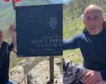 Haradinaj me bashkëluftëtar ngjitet në vendin ku ra Luani, bashkë me të edhe Lladrovci