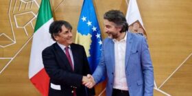 Rama takon ambasadorin italian, diskutohet për fuqizimin e të rinjve