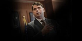 “A je kandidate për Presidente të Republikës a e një Ambasade?”, Kosumi kritikon Feride Rushitin për deklaratën
