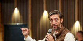 Uran Ismaili: Dejona Mihali kontrollon jetën parlamentare të deputetëve të VV-së që zgjidhen nga populli