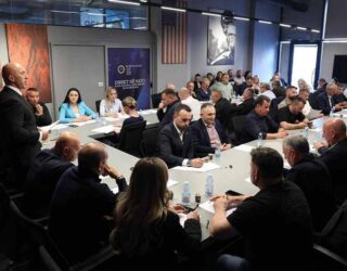 110 kandidatët e AAK, bartës i listës Ardian Gjini, Besnik Tahiri 2, Burim Ramadani 7, Ramush Haradinaj 11