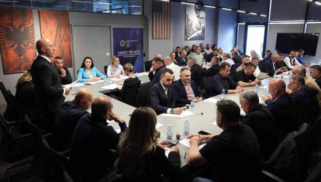 110 kandidatët e AAK, bartës i listës Ardian Gjini, Besnik Tahiri 2, Burim Ramadani 7, Ramush Haradinaj 11