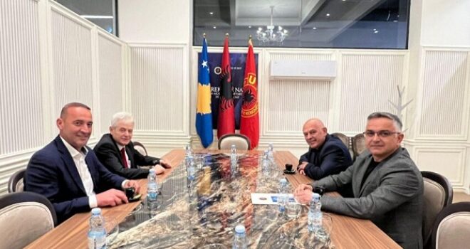 AAK pret Ali Ahmetin në takim, vlerësohet roli i tij në proceset shqiptare në rajon
