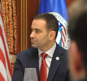 Alarmi për gazin amerikan, Zeka: Refuzimi mund të çojë në dobësimin e raporteve Kosovë-SHBA