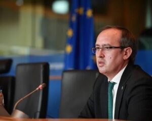 Avdullah Hoti reagon për “Lule Gjelin” që ditë më parë e shpalli të vdekur: Hetimet do të çojnë në Vetëvendosje