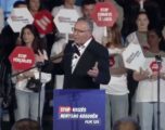 Hamza prezanton programin e PDK-së: 50 për qind rritje pagash dhe pensionesh, 30 milionë euro në vit bursa për studentë
