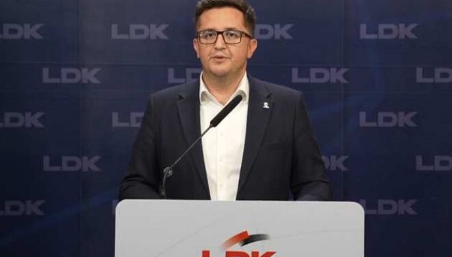 Besian Mustafa tregon pse Vjosa Osmani do të garojë me LDK-në
