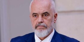 Edi Rama për “Bloomberg”: Shqipëria nuk tërhiqet nga përkrahja për projektet në Zvërnec e Sazan