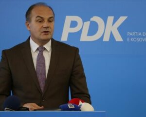 Hoxhaj: Kosova po izolohet, Serbia po thellon bashkëpunimin strategjik me SHBA-në