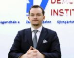 2 mln € për linjat ajrore për mërgatën, Cakolli: Qershia mbi tortë e keqpërdorimit të buxhetit për fushatë