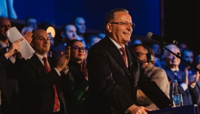Bedri Hamza, Uran Ismaili, Vlora Çitaku, Përparim Gruda…top 10 kandidatët në listën e PDK’së