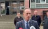 Azemi: Greva e punëtorëve teknikë të shkollave do të vazhdojë derisa pagat të dalin në llogari bankare Azemi: Greva e punëtorëve teknikë të shkollave do të vazhdojë derisa pagat të dalin në llogari bankare