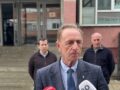 Azemi: Greva e punëtorëve teknikë të shkollave do të vazhdojë derisa pagat të dalin në llogari bankare Azemi: Greva e punëtorëve teknikë të shkollave do të vazhdojë derisa pagat të dalin në llogari bankare